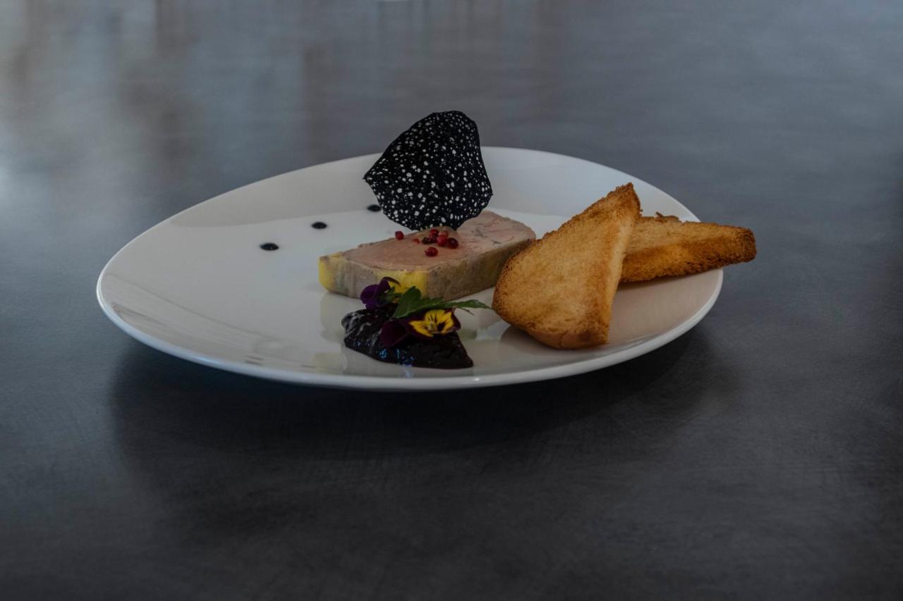Logis Hotel Volcan Sancy Nebouzat ภายนอก รูปภาพ
