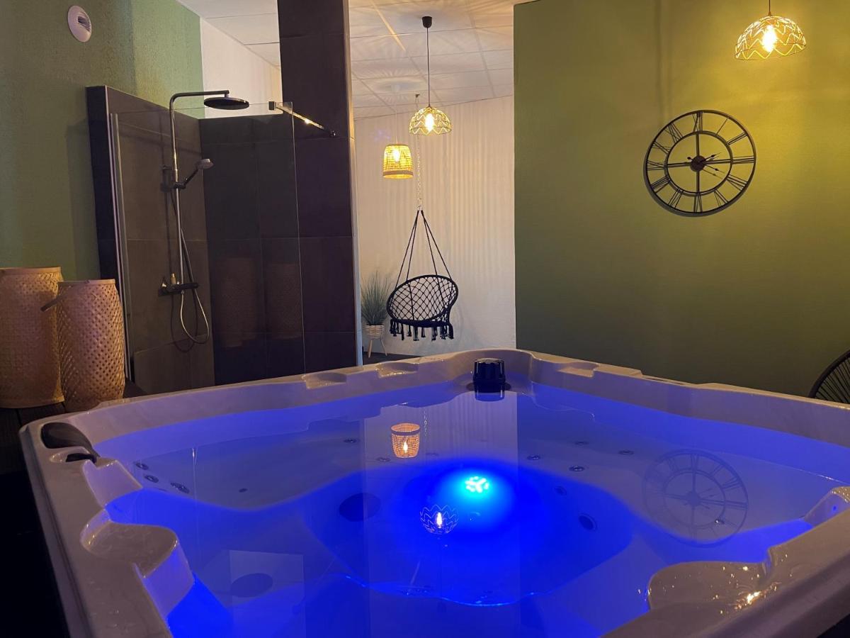 Logis Hotel Volcan Sancy Nebouzat ภายนอก รูปภาพ