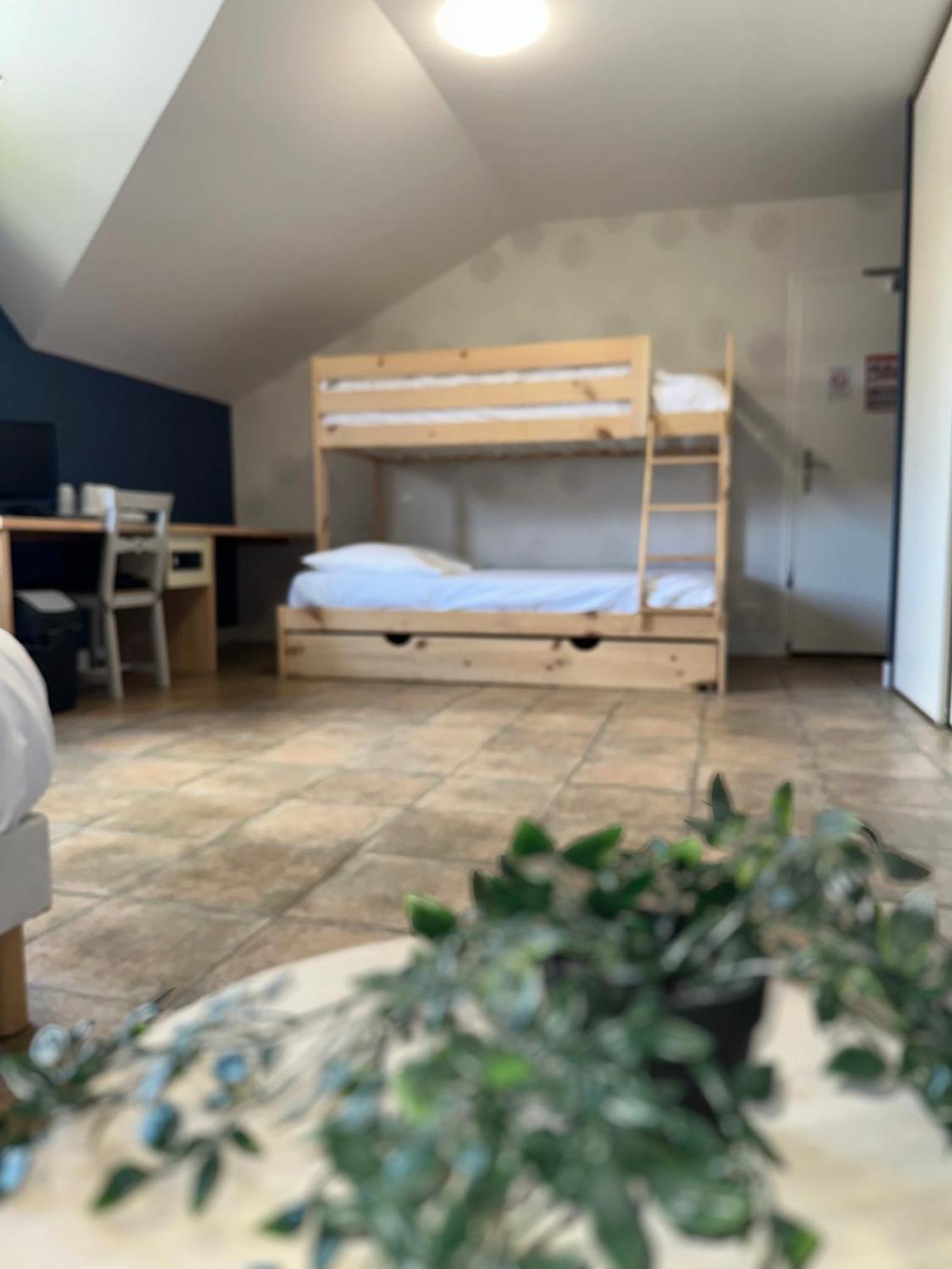 Logis Hotel Volcan Sancy Nebouzat ภายนอก รูปภาพ