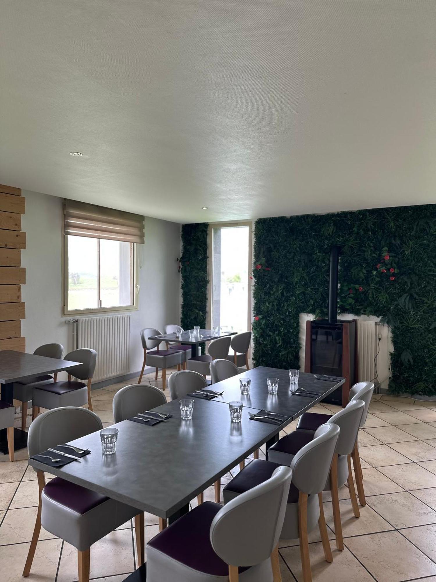Logis Hotel Volcan Sancy Nebouzat ภายนอก รูปภาพ